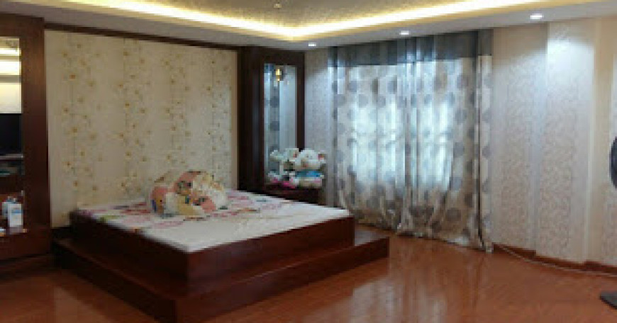Bán gấp nhà KDC ven sông biệt thự Sadeco, DT 8x18m