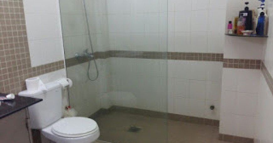 Bán gấp nhà KDC ven sông biệt thự Sadeco, DT 8x18m