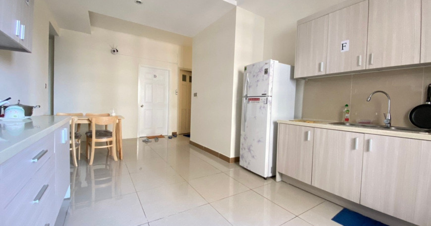Bán CH 90m2 2PN 2WC có nội thất tại CC Era Town Đức Khải, Quận 7